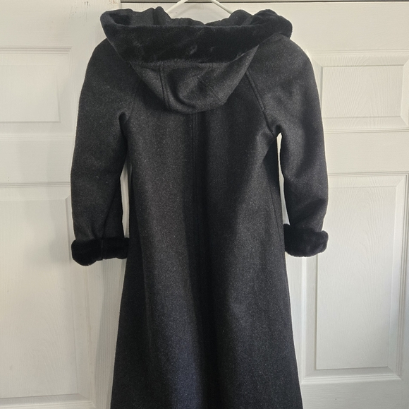 Stephanie Matthews Kids Size 10 MX#440 RN 77539 Black Wool Coat BARELY WORN - Picture 2 of 4